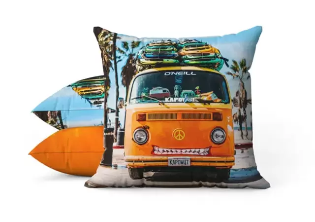 Perfekte Dekoration für Ihr Zuhause: Kissen mit Ihren Fotos individuell drucken lassen. Fotokissen mit Ihren Wunschmotiven gestalten und bedrucken lassen.